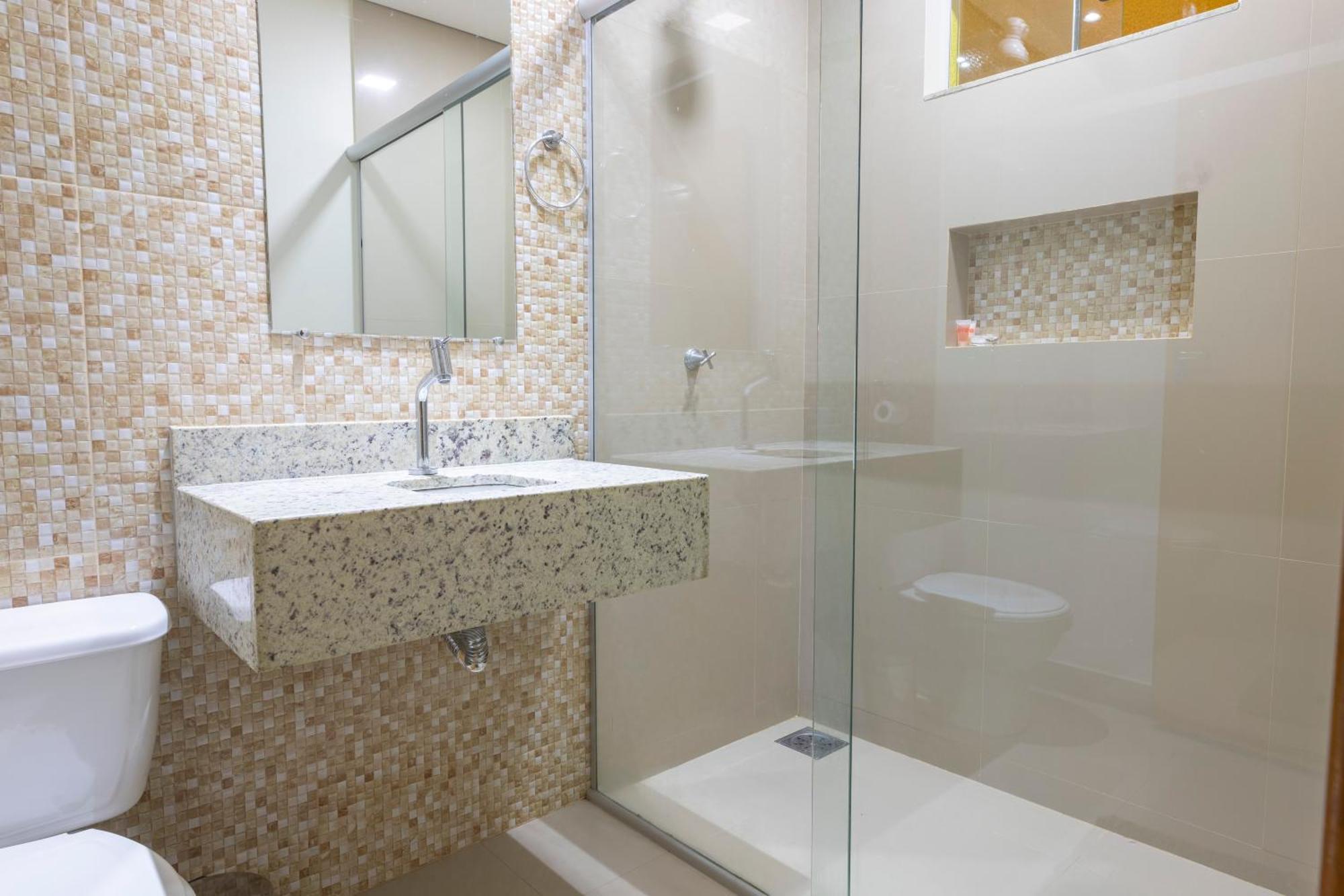 Oyo Tropical Confort Hotel, Brasilia Sao Sebastiao  Екстер'єр фото